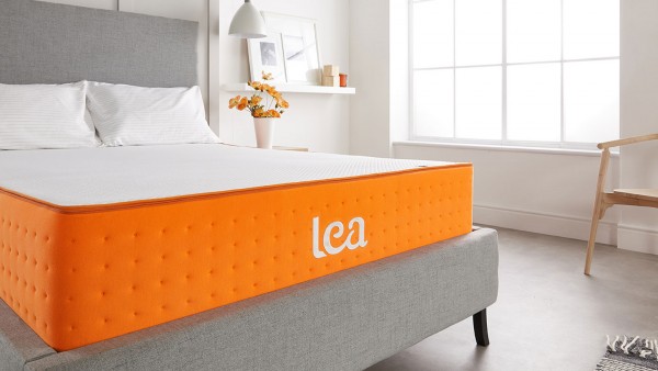 The Premium is our flagship mattress in a box product and it combines the best of foam and pocket spring technology to offer you the perfect combination of support and comfort - and the ultimate sleeping experience.